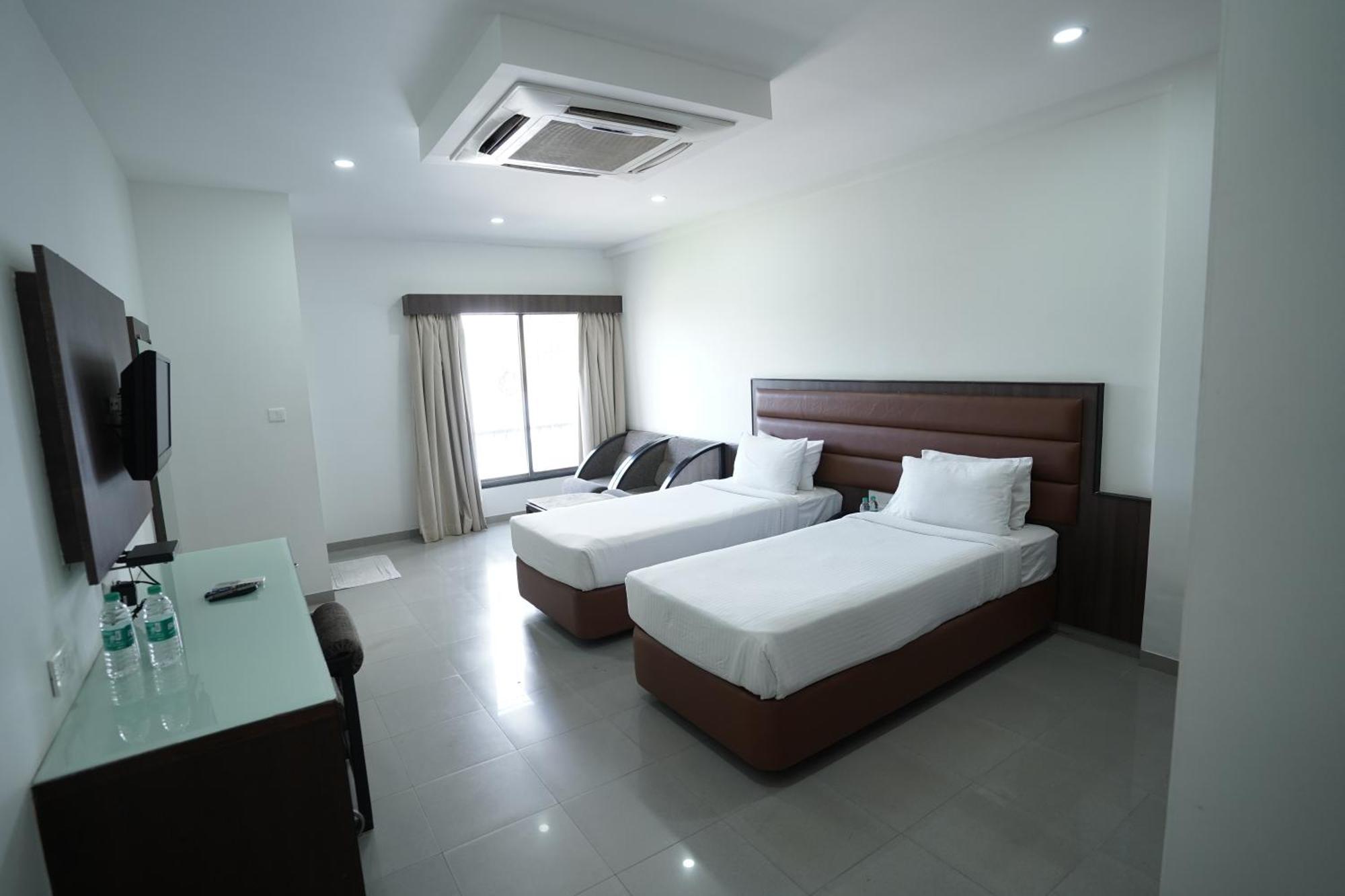 Hotel Metropolis Hubli Exterior foto